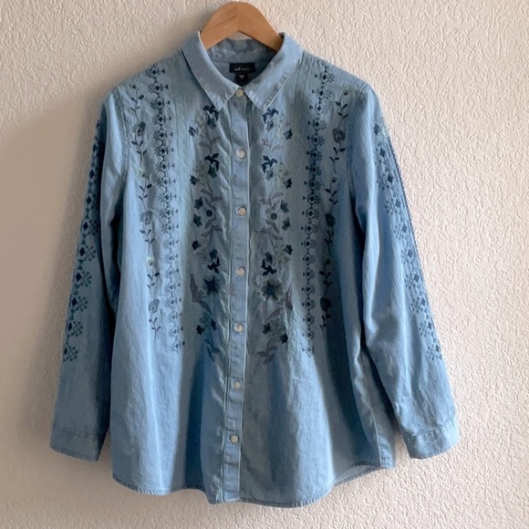 J Jill Embroidered Chambray Denim Button Down Tunic Top Women’s Size Medium - Picture 2 of 6